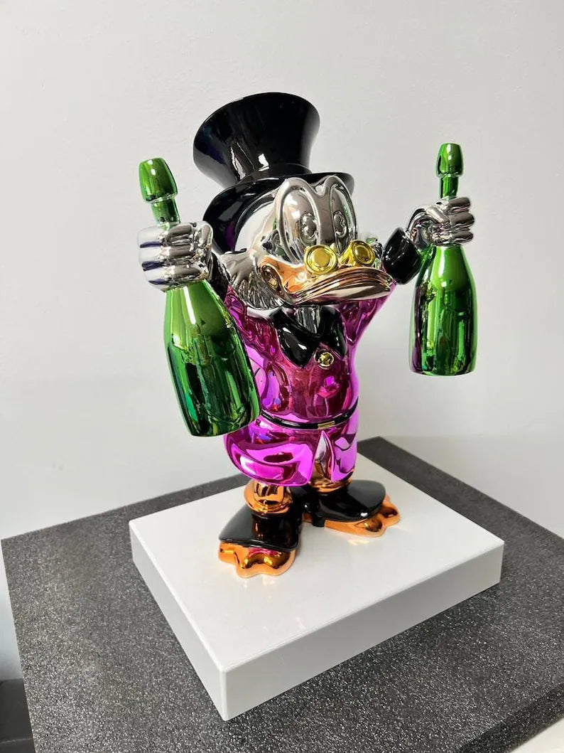 Escultura na cor vermelho