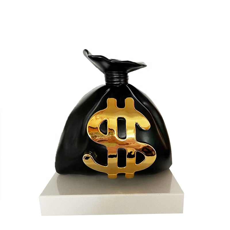 Escultura na cor preto
