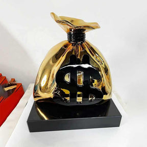 Escultura na cor dourado